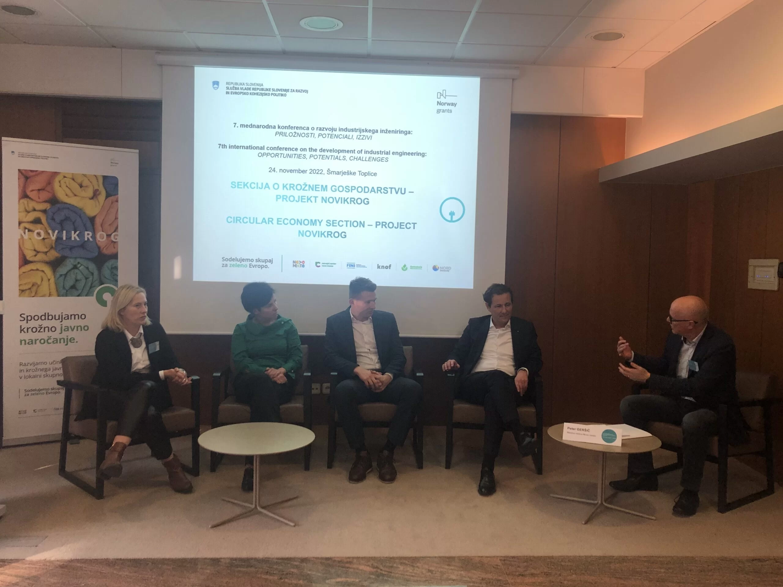 Udeleženci okrogle mize na Sekciji o krožnem gospodarstvu